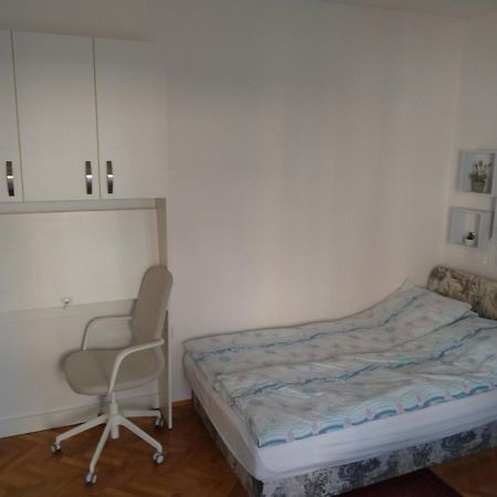 Apartma Ladinka Izola Bagian luar foto
